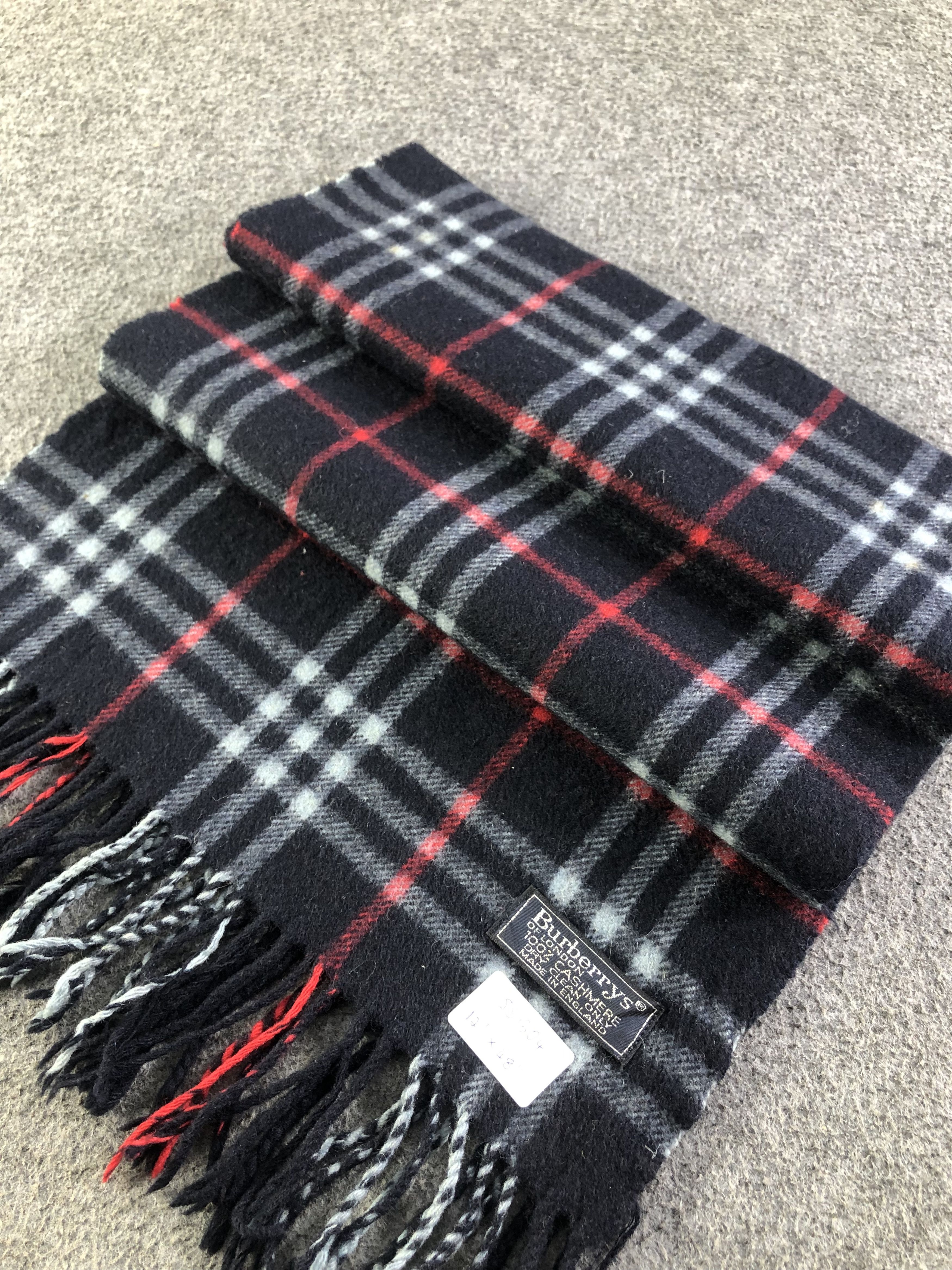 Burberry Burberrys Cashmere Scarf / Muffler / Neckwear SS1304 Size ONE SIZE - 2 Thumbnail