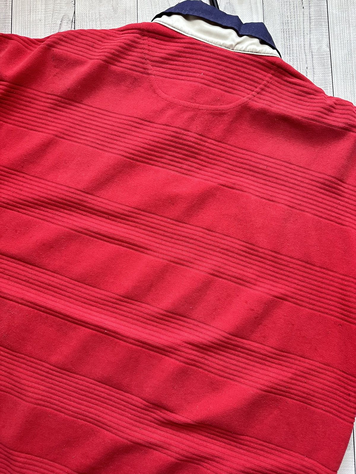 Umbro × Vintage Vintage England Umbro red soccer jersey size L Size US L / EU 52-54 / 3 - 12 Thumbnail