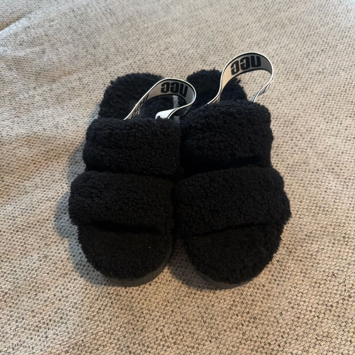 Ugg UGG black slippers w/ straps Size US 8 / IT 38 - 1 Thumbnail