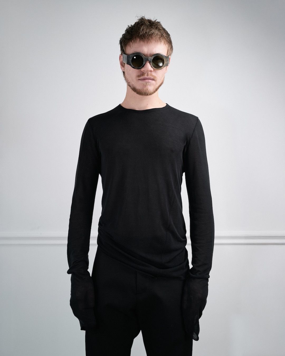 Individual Sentiments ASSYMETRIC TWISTED LONGSLEEVE Size US XL / EU 56 / 4 - 6 Thumbnail