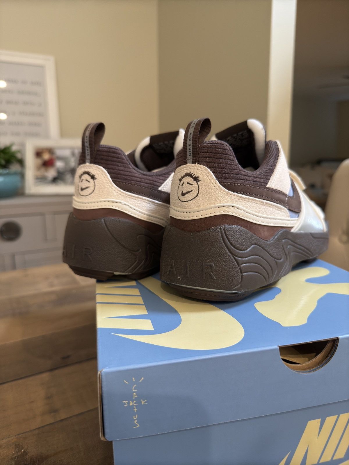 Nike × Travis Scott Travis Scott x Nike Zoom Field Jaxx Leche Blue Size US 11.5 / EU 44-45 - 17 Thumbnail