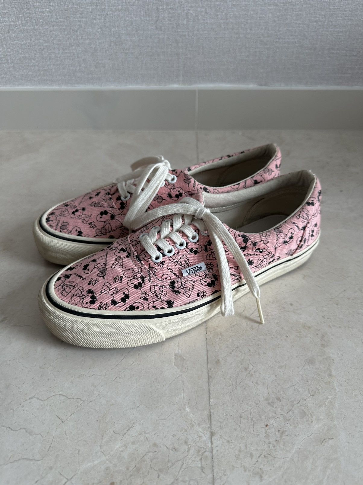 Peanuts × Vans Peanuts Snoopy OG Era LX Size US 9 / EU 42 - 3 Thumbnail