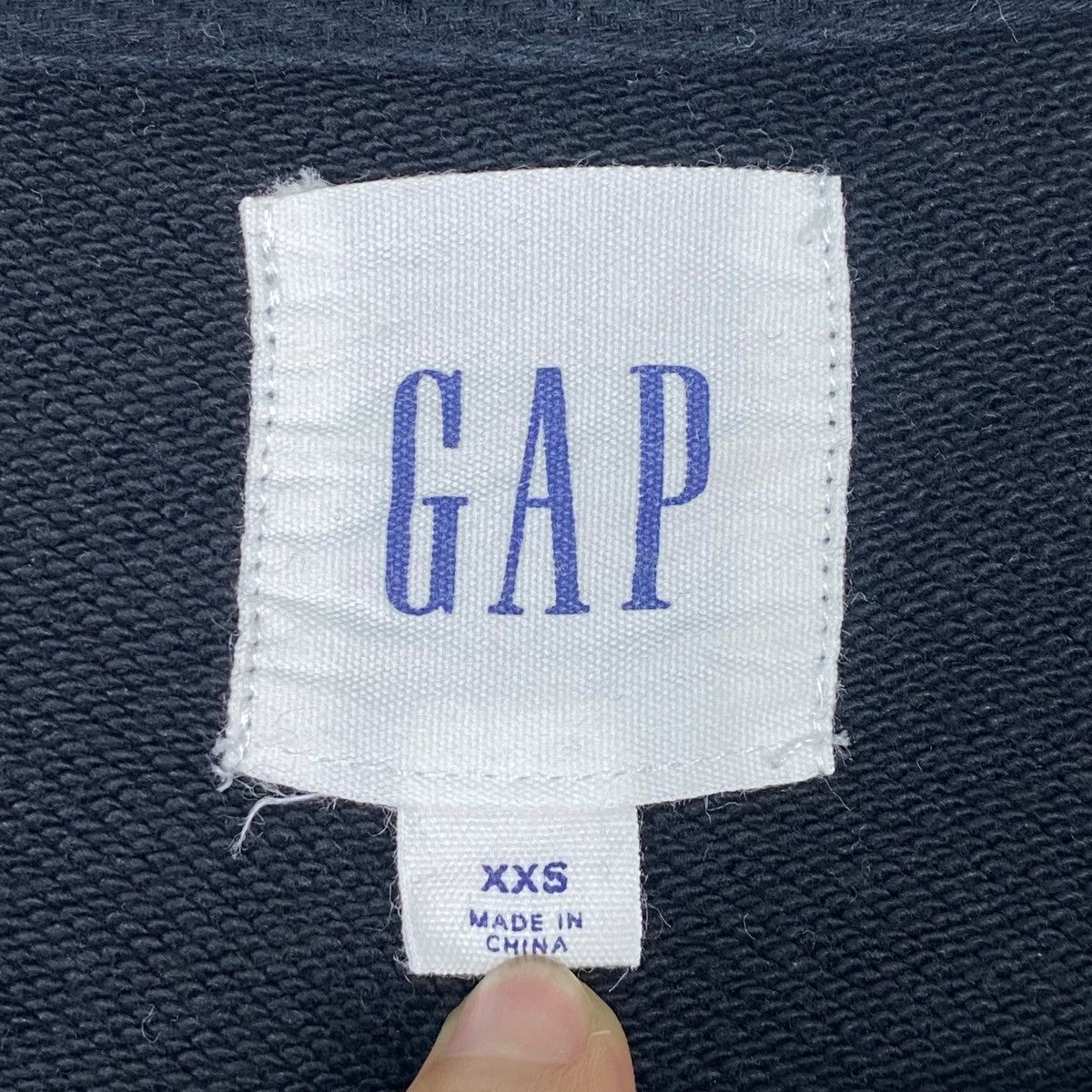 Vintage Vintage Gap Big Logo Printed Black Pullover Jumper Size M Size US M / EU 48-50 / 2 - 10 Thumbnail