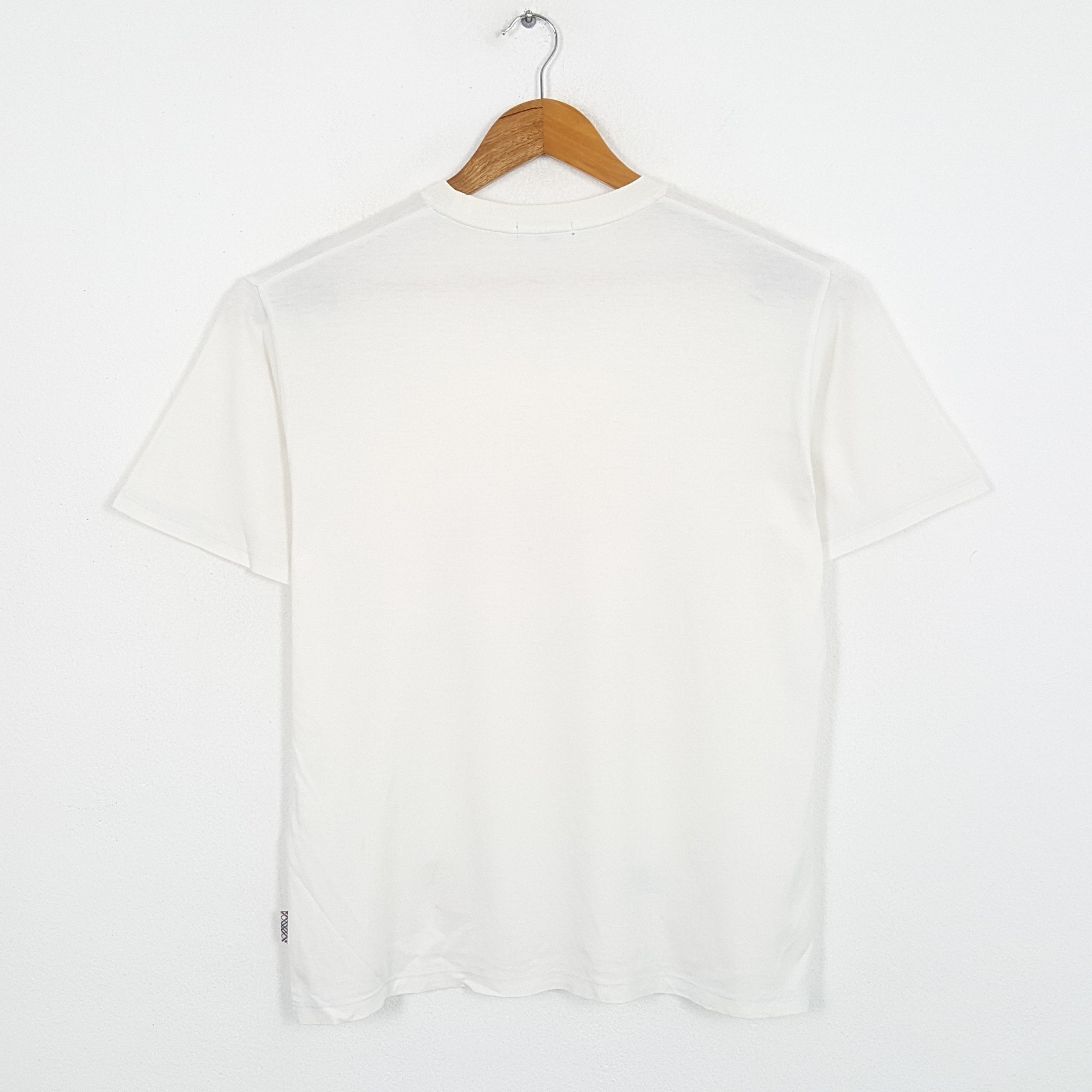 Burberry × Vintage Vintage BURBERRY LONDON Fashion Brand T-Shirts Size US L / EU 52-54 / 3 - 3 Thumbnail