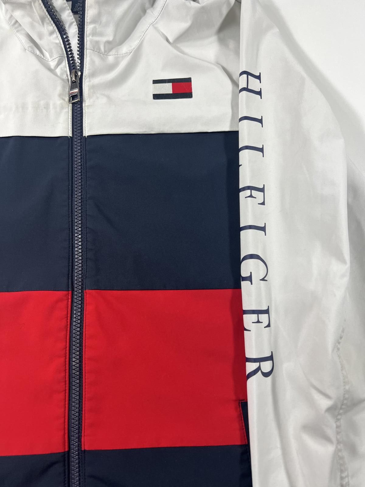 Tommy Hilfiger Tommy Hilfiger Men's Windbreaker Jacket youth XL Size US XL / EU 56 / 4 - 2 Thumbnail