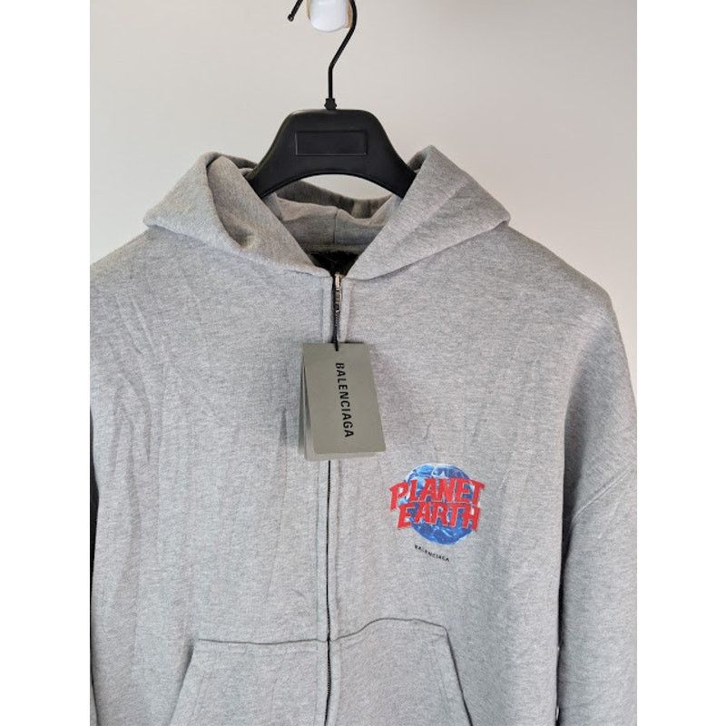 Balenciaga o1rshd1 Q:2 / Planet Earth Molleton Arch Zip-Up Hoodie Grey Size US M / EU 48-50 / 2 - 8 Thumbnail