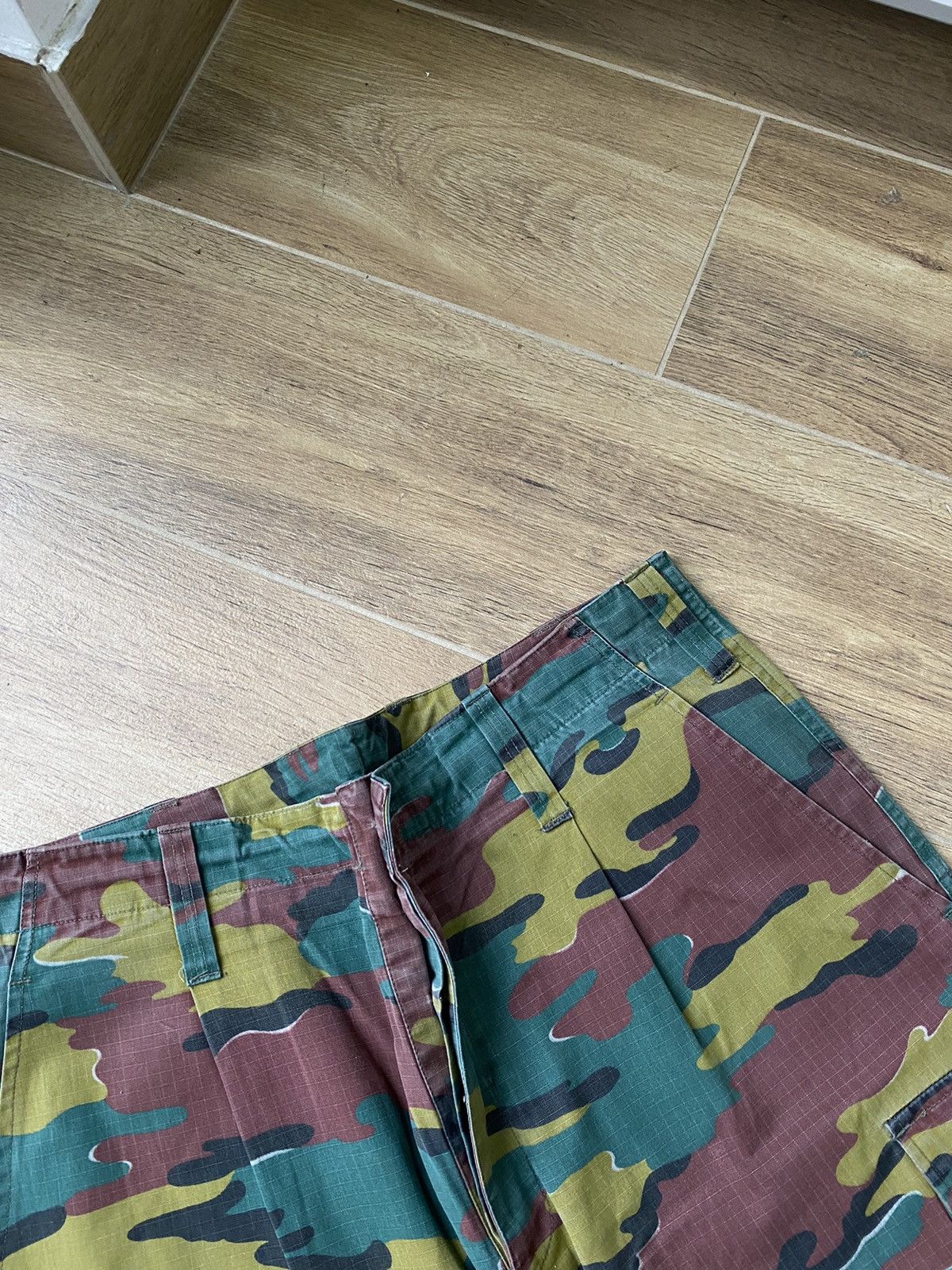 Vintage Vintage Camo Cargo Pants Japanese Avant Garde Y2K Baggy Wide Size US 32 / EU 48 - 7 Thumbnail