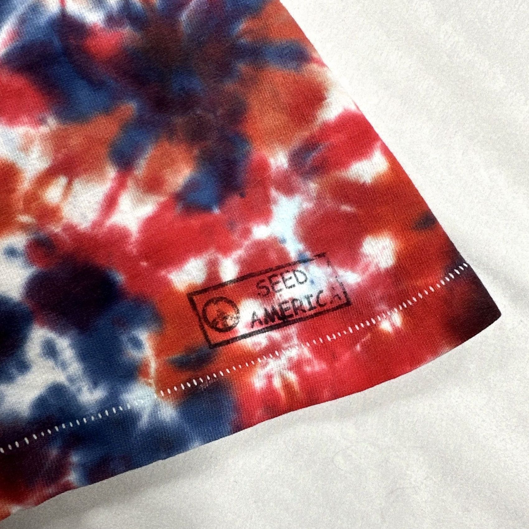 TEE JAYS VINTAGE Teejays T-Shirt Red White Blue Tie-Dye VFW Post 108 Single Stitch 90s Mens L Short Sleeve Graphic Tee USA Made Size US L / EU 52-54 / 3 - 4 Thumbnail