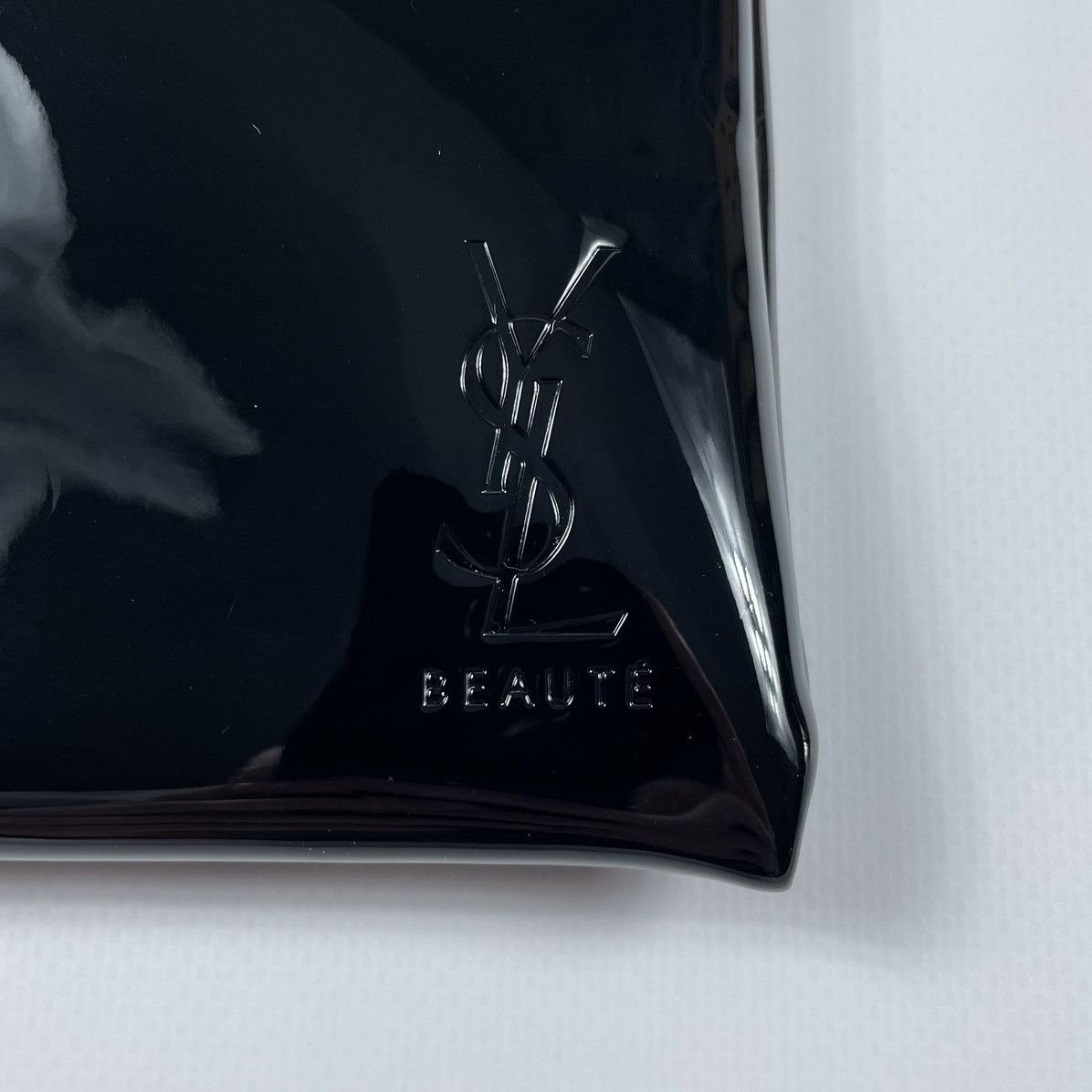 Yves Saint Laurent Yves Saint Laurent YSL Beaute cosmetic bag Size ONE SIZE - 3 Thumbnail