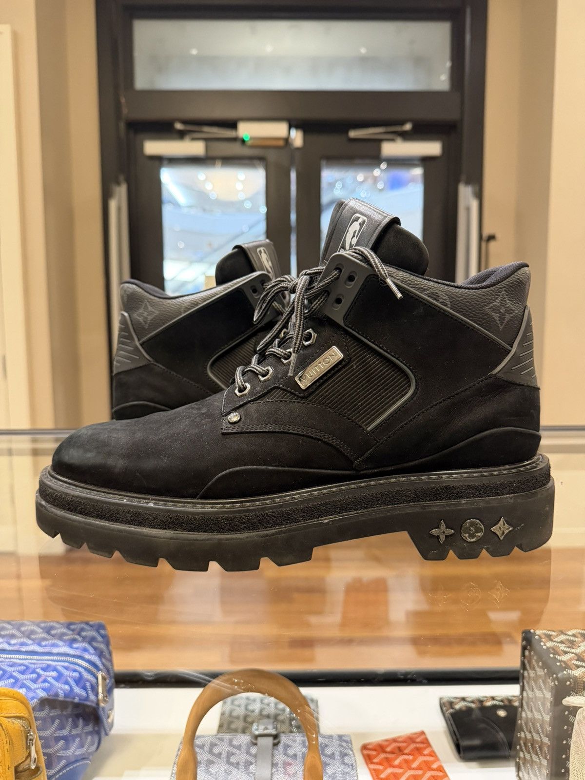 Louis Vuitton Louis Vuitton X NBA Oberkampf Boots Black Size US 9 / EU 42 - 1 Thumbnail