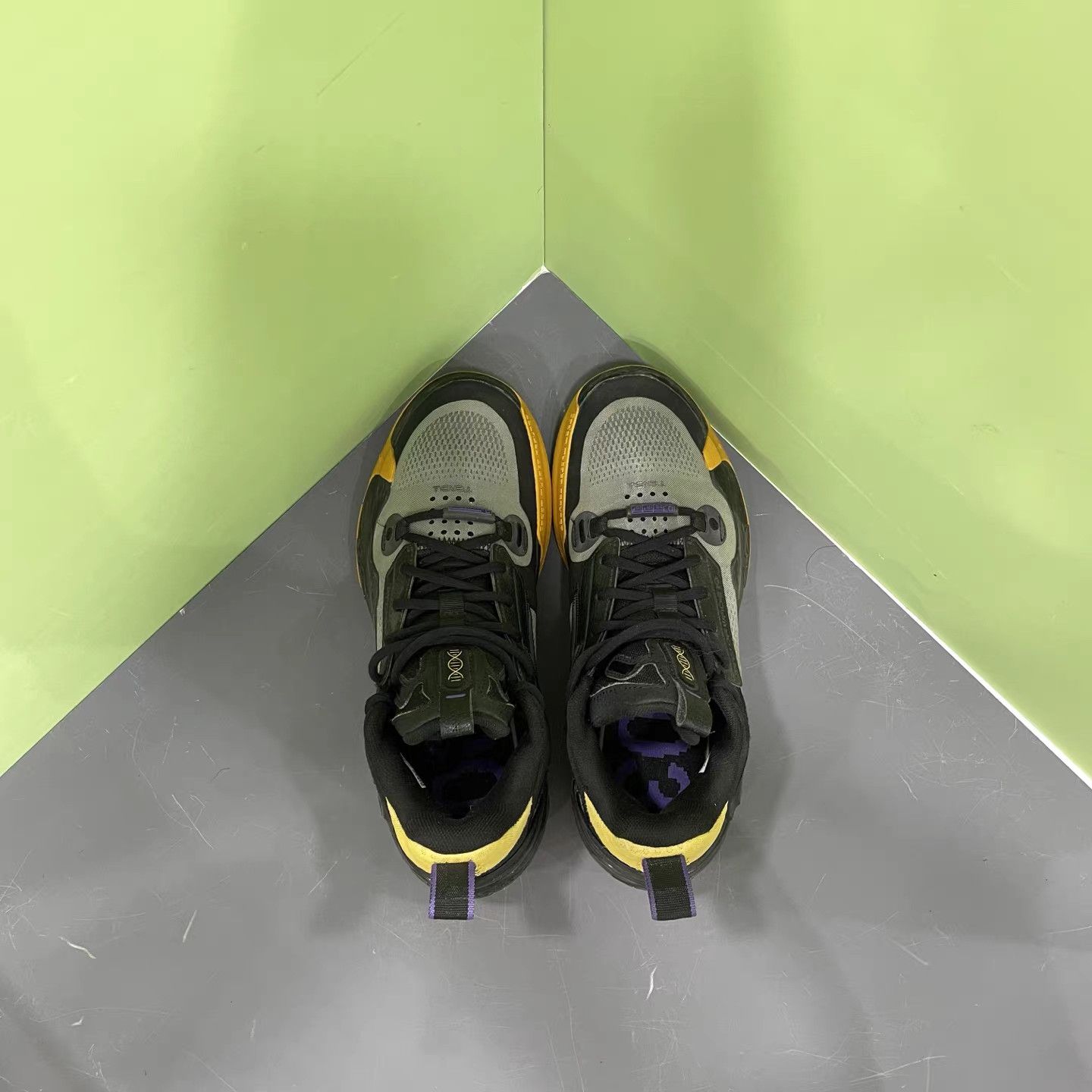 Li-Ning Li-Ning Way of Wade 10 "Lakers" Basketball Shoes K15 Size US 8.5 / EU 41-42 - 7 Thumbnail