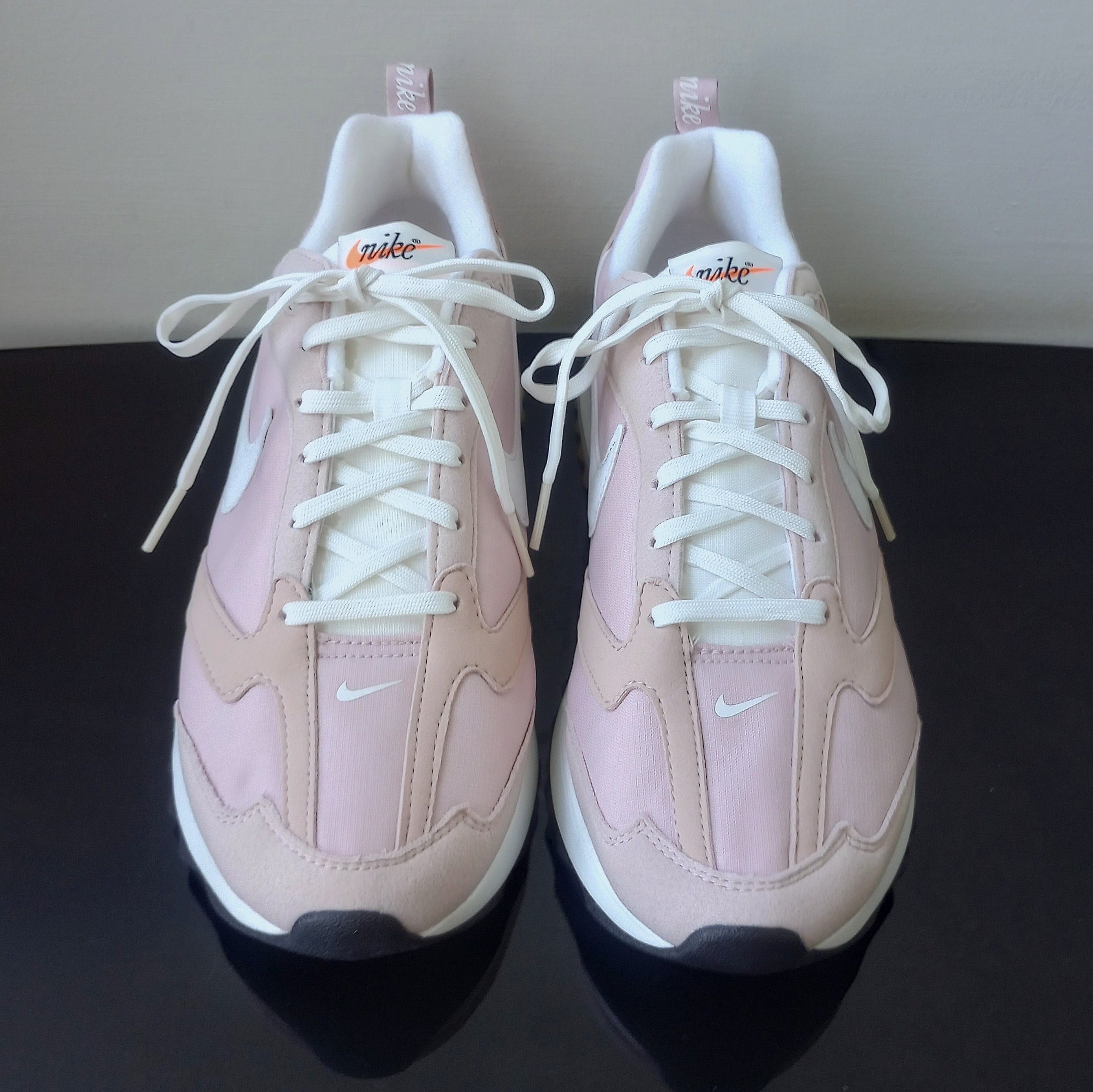Nike Nike Women Air Max Dawn Sneaker in Pink Oxford/Summit White Size US 10 / IT 40 - 3 Thumbnail