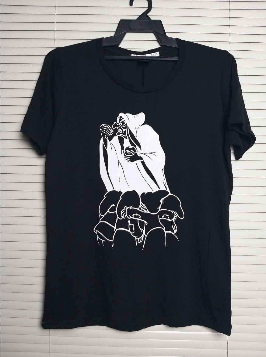 Undercover × Uniqlo JAPANESE UNDERCOVER X UNIQLO X DISNEY SNOW WHITE T SHIRT Size US M / EU 48-50 / 2 - 1 Thumbnail