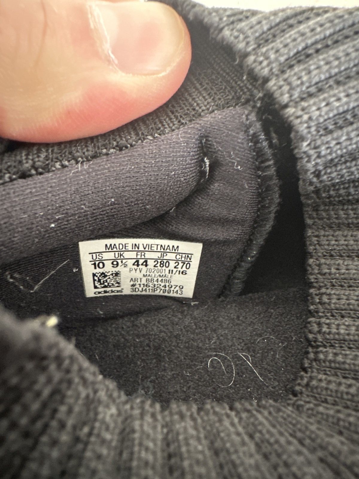 Adidas Adidas Ultraboost Size US 10 / EU 43 - 1 Thumbnail