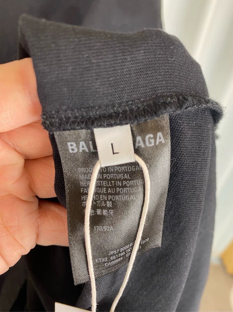Balenciaga Balenciaga Printed logo on the chest to make old damaged s Size US L / EU 52-54 / 3 - 4 Thumbnail