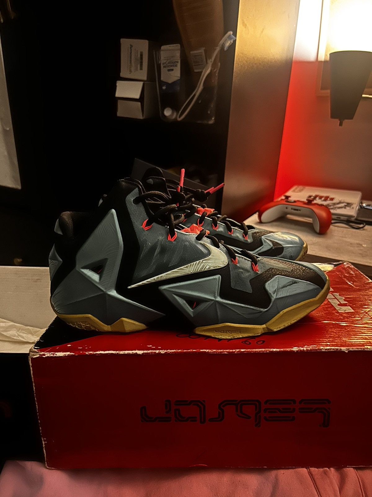Nike Nike LeBron 11 south beach Elite Size US 8.5 / EU 41-42 - 2 Thumbnail