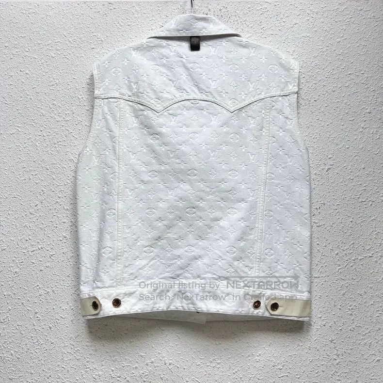 Louis Vuitton Louis Vuitton SS23 Full Logo Embossed Single Sleeveless Wh Size XXS / US 00 / IT 34 - 2 Thumbnail
