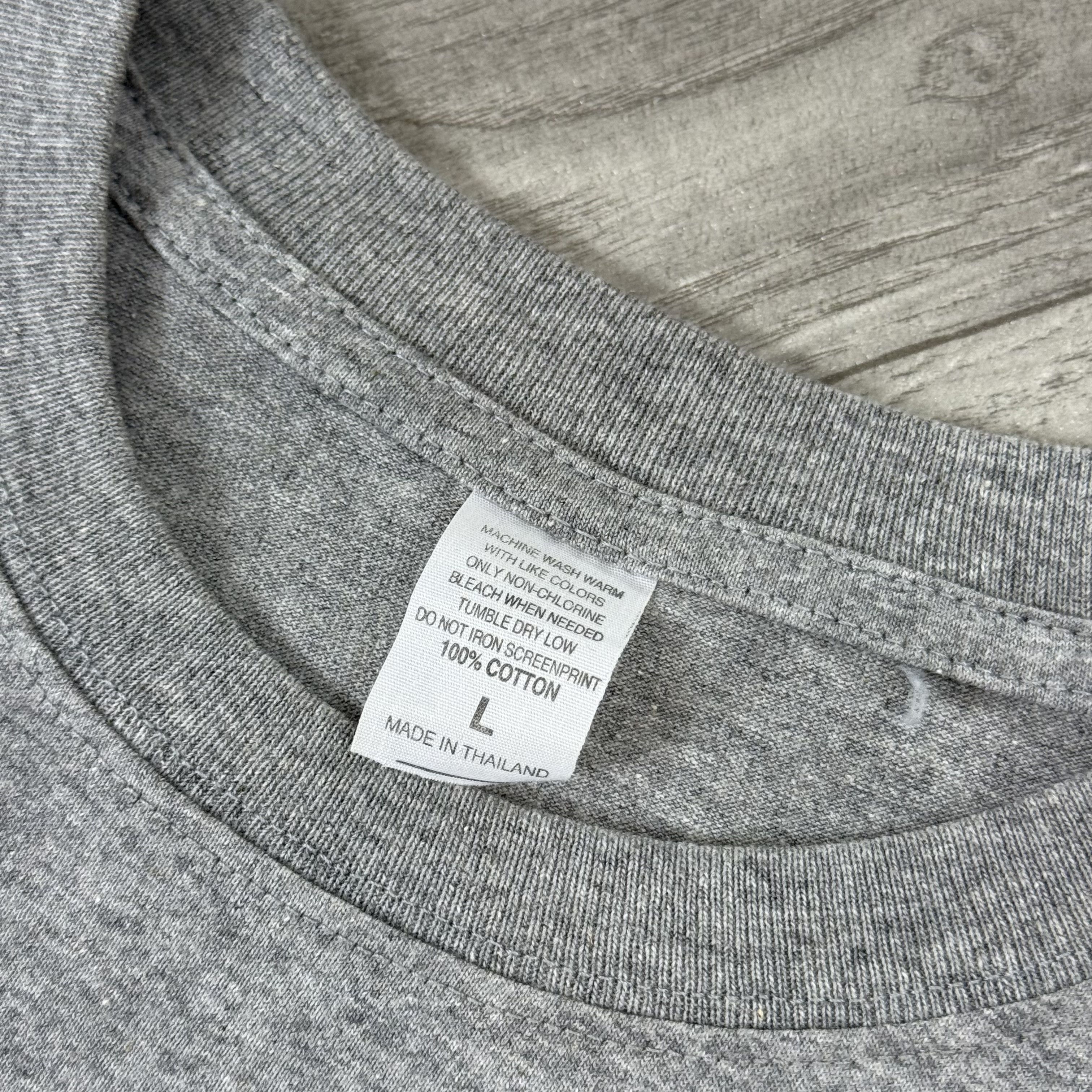Red Bull Vintage Red Bull 90s Graphic Grey Tee Shirt L Size US L / EU 52-54 / 3 - 8 Thumbnail