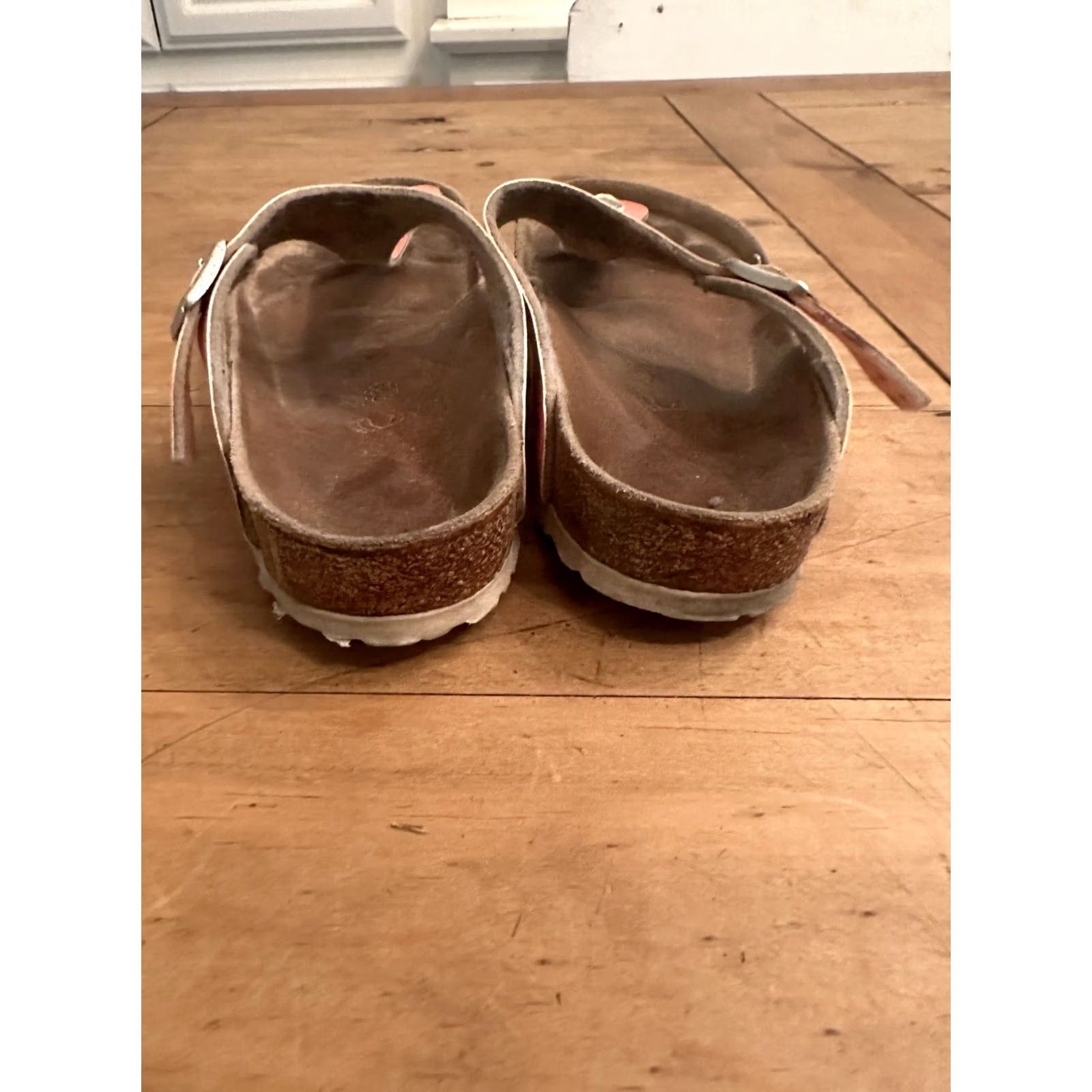 Birkenstock VINTAGE Birkenstock Gizeh Sandals Sandal Women Size 40 Pink Orange Outdoor Womens Flat Suede Leather Slip-On Brown/Pink (if applicable) Size US 9 / IT 39 - 4 Thumbnail