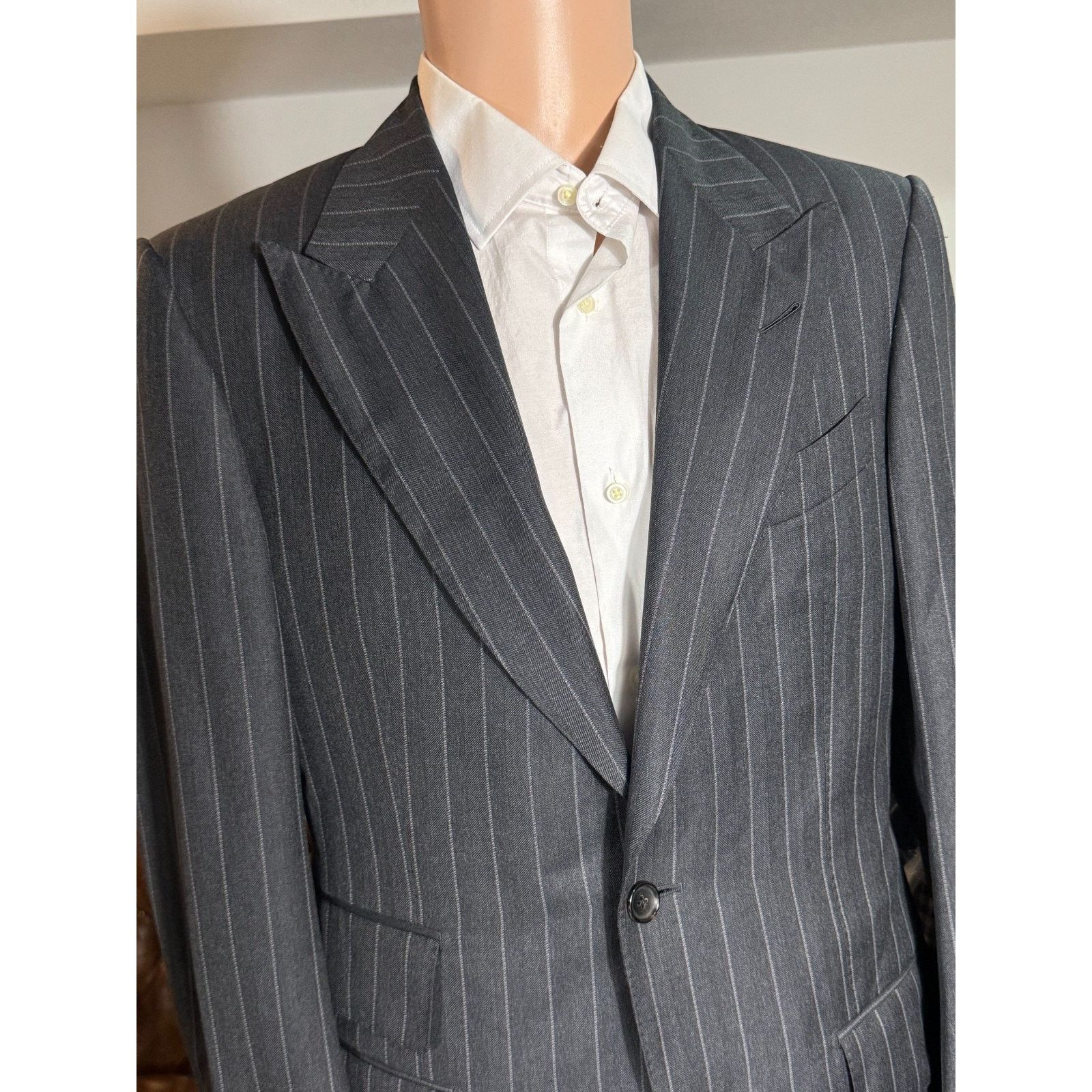 Tom Ford Tom Ford Gray Herringbone Peak Lapel Suit Jacket 46IT 38R Size 38R - 8 Thumbnail