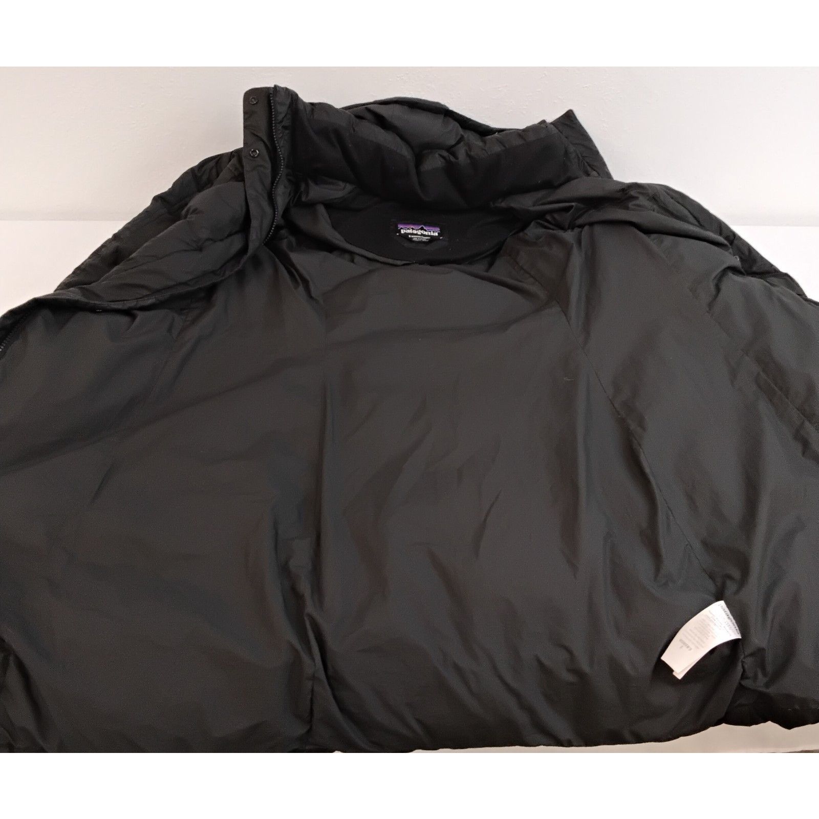 Patagonia Patagonia Down Parka Women's S Black Hooded Puffer Long Size S / US 4 / IT 40 - 4 Thumbnail