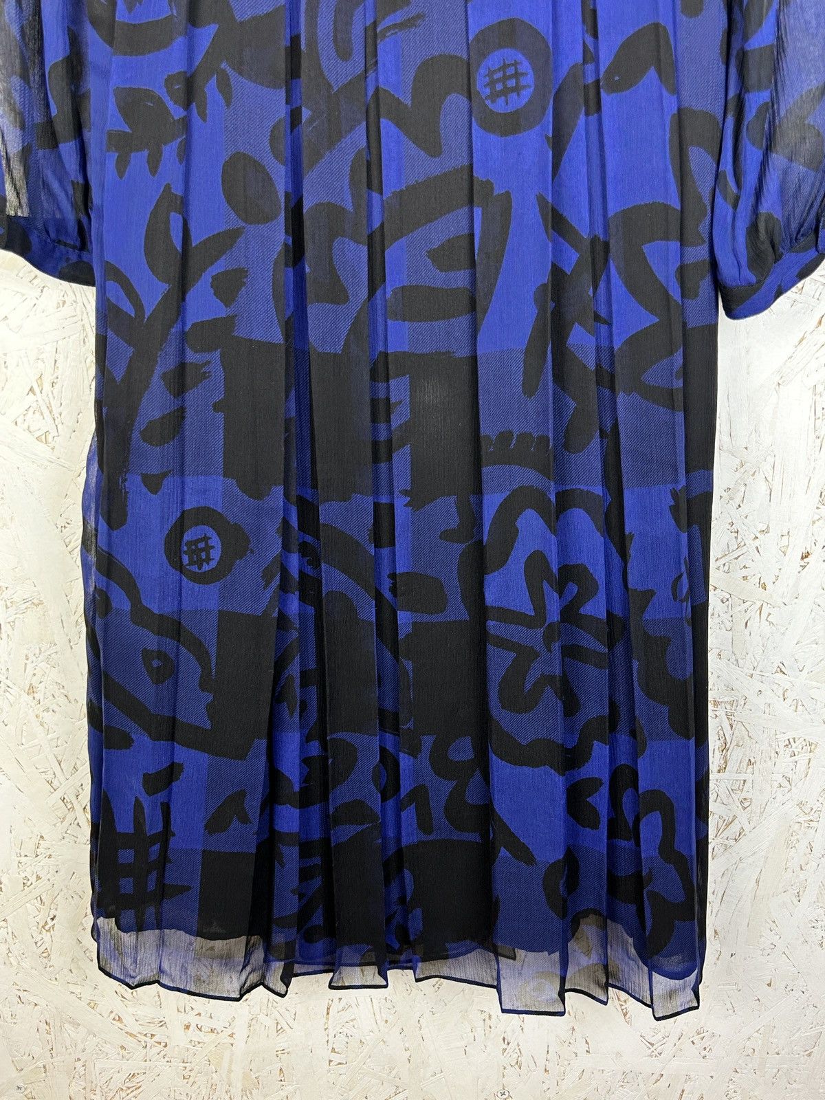 Burberry Burberry Allover Ornament Beautiful Silk Dress US 4 IT 38 Size XS / US 0-2 / IT 36-38 - 9 Thumbnail