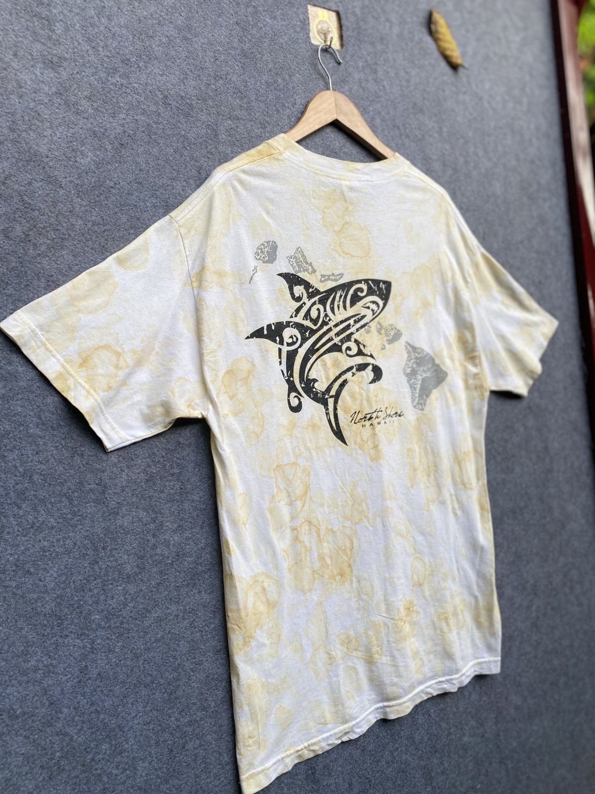 Vintage Vintage shark hawaii stain tie dye tee Size US L / EU 52-54 / 3 - 13 Thumbnail