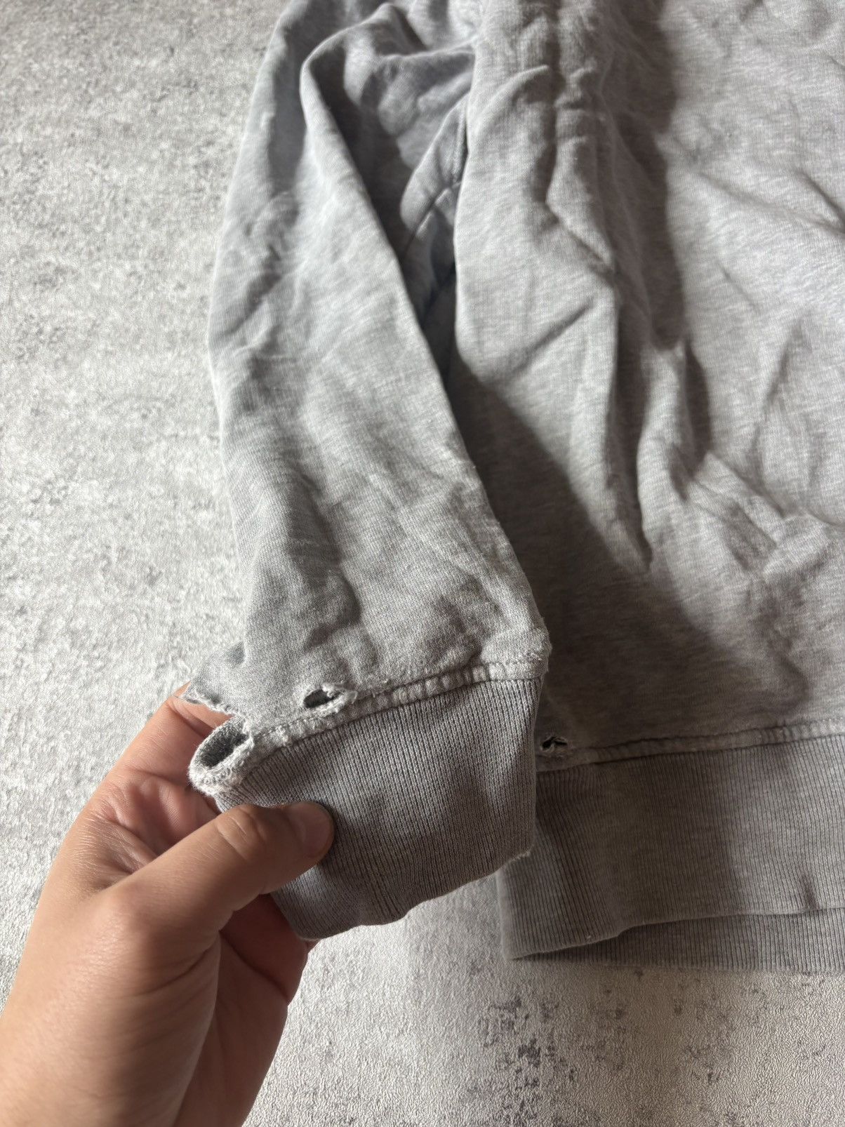 Stone Island × Vintage STONE ISLAND DISTRESSED CREWNECK Size US M / EU 48-50 / 2 - 12 Thumbnail