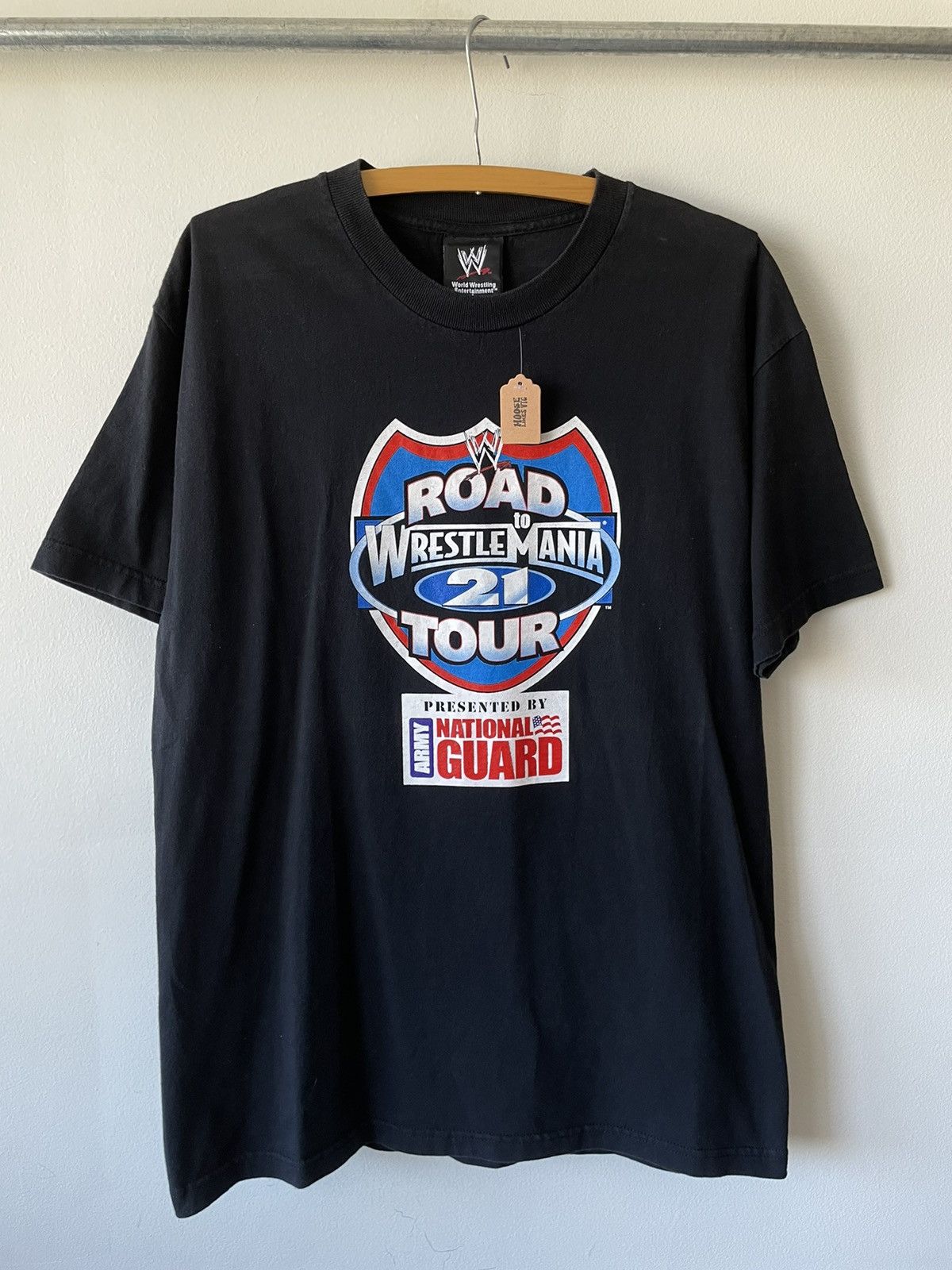 Vintage × WWE Vintage 2004 WWE Wrestle Mania 21 Tour tee Size US L / EU 52-54 / 3 - 1 Thumbnail