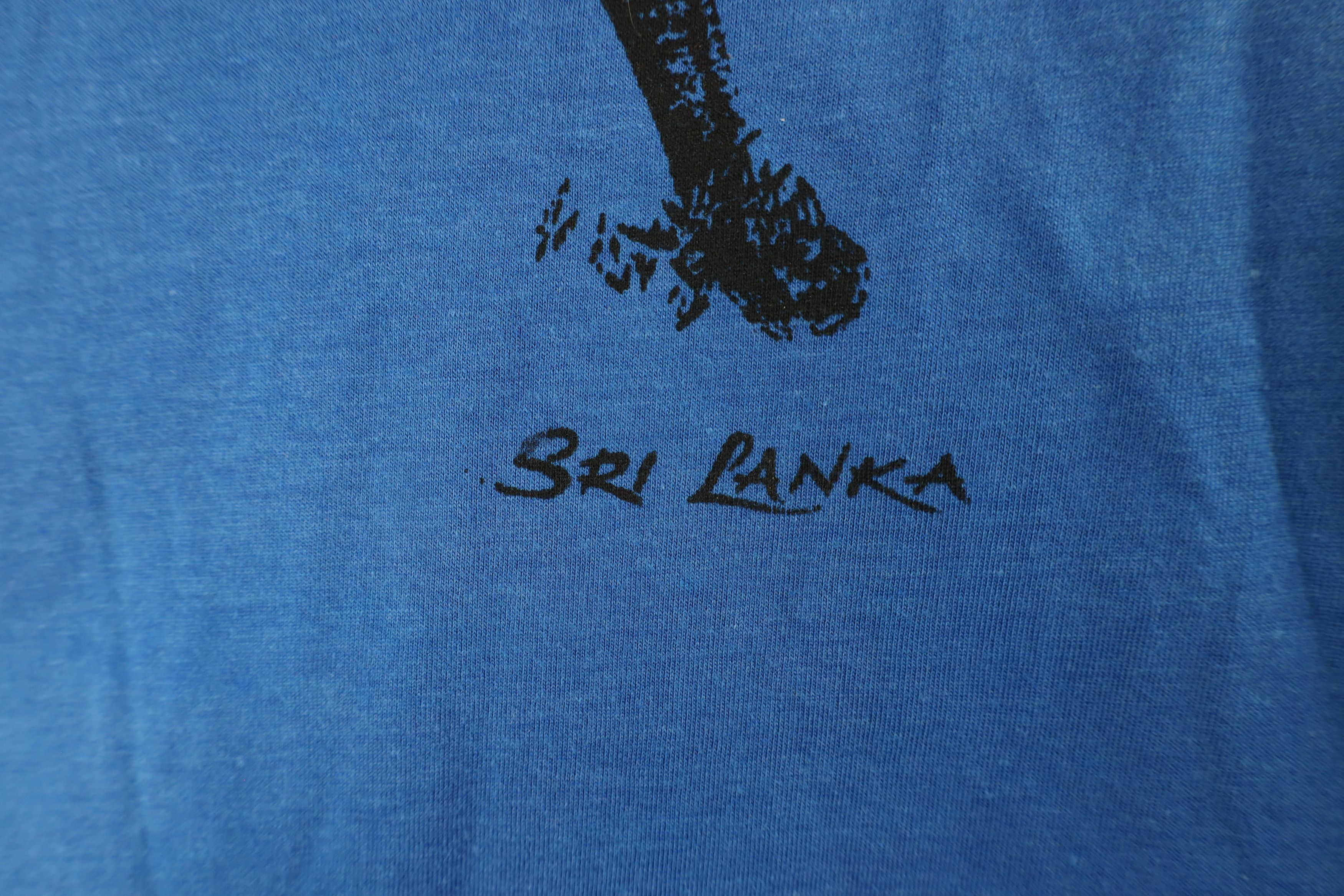 Vintage Vintage 90s Streetwear Sri Lanka Elephant T-Shirt Blue Size US L / EU 52-54 / 3 - 5 Thumbnail