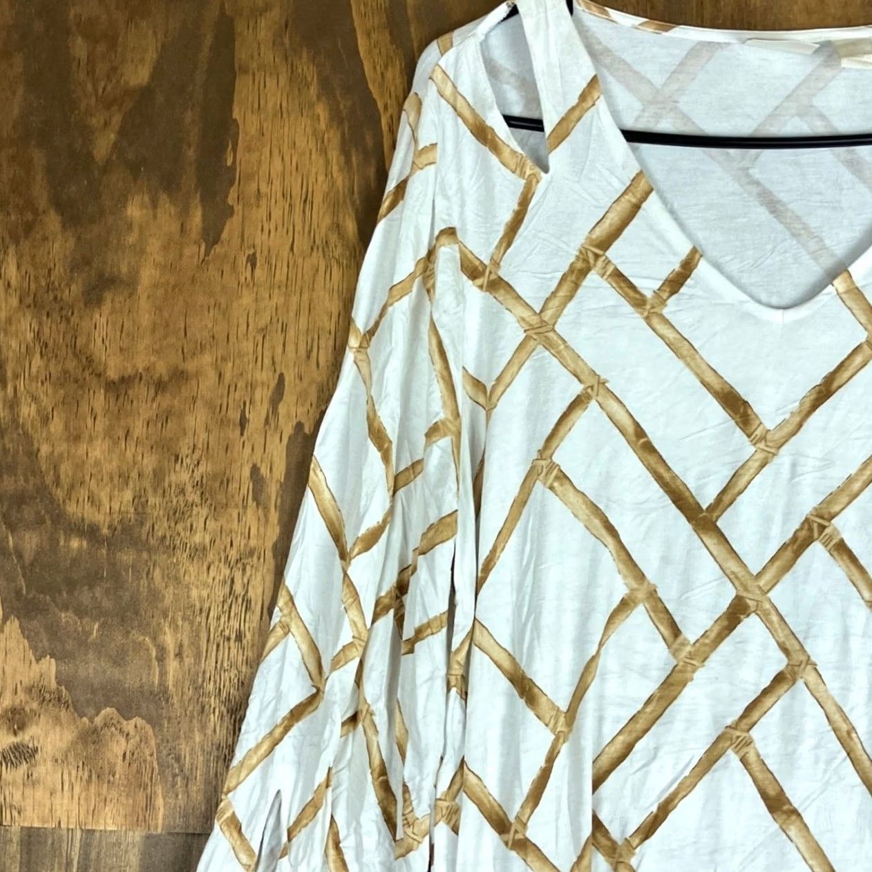 Vintage Chico's Womens Blouse White Bronze Amazon Bamboo V Neck Flare 3/4 Sleeve Tunic M Size M / US 6-8 / IT 42-44 - 4 Thumbnail