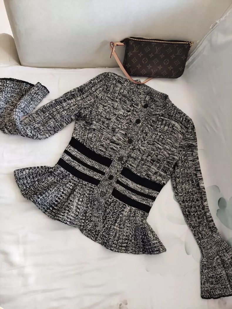 Alexander McQueen Alexander McQUEEN The sweater of the main line, made in Ita Size M / US 6-8 / IT 42-44 - 1 Thumbnail