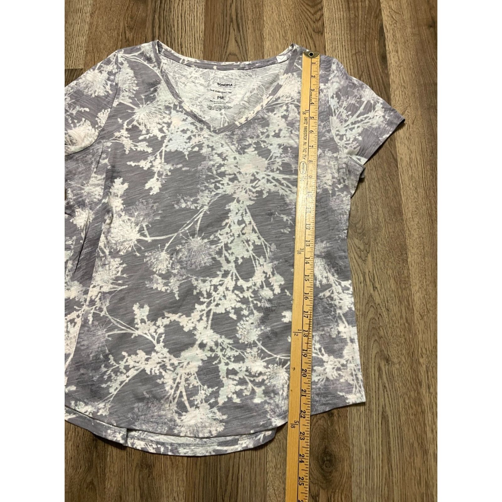 Vintage Sonoma Shirt Women's Petite Medium White Grey Flora V-neck The Everyday Tee Size M / US 6-8 / IT 42-44 - 7 Thumbnail