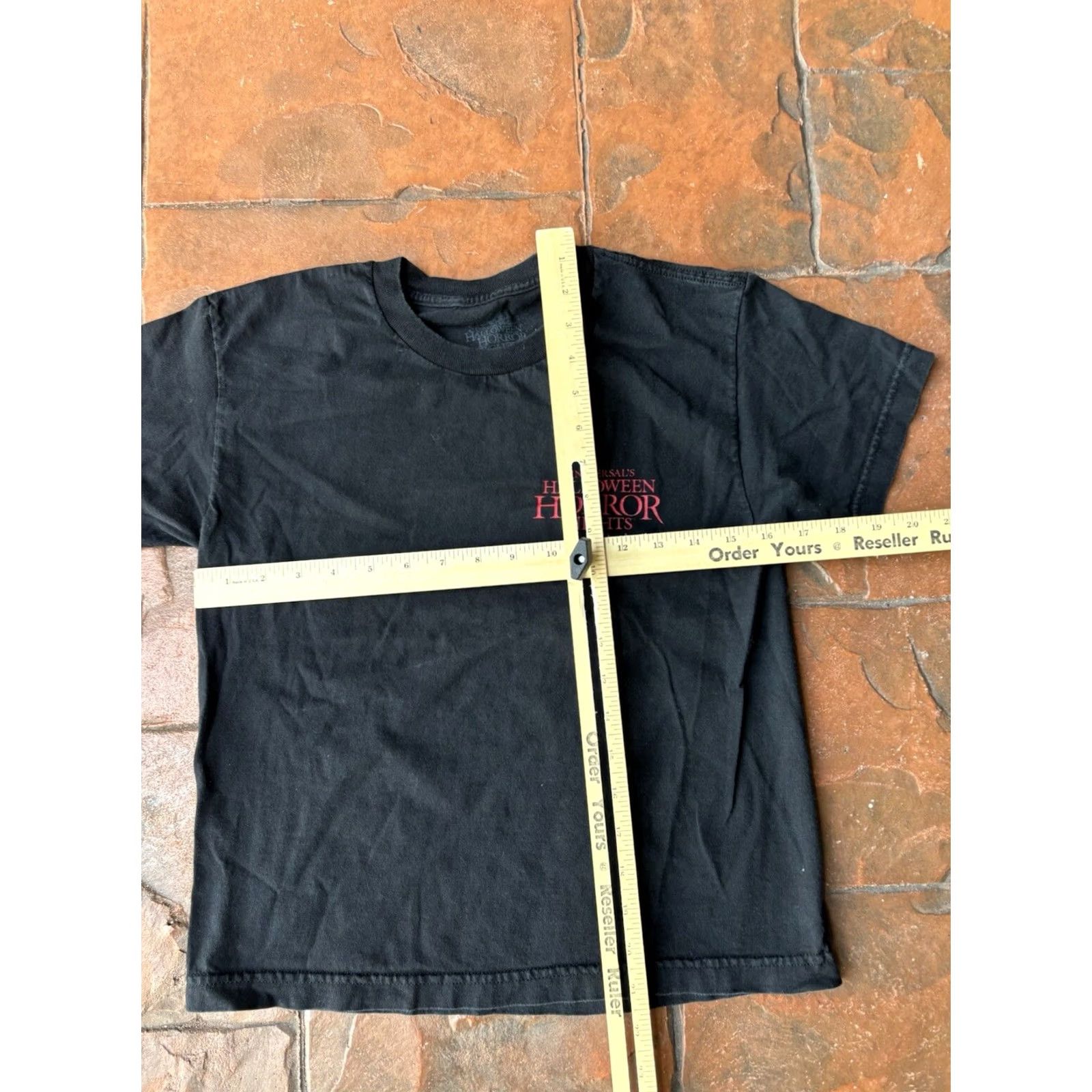 Vintage VINTAGE Universal Studios Halloween Horror Nights 2017 T-Shirt XXS Black Graphic Shirt Mens XXS Black Halloween Horror Nights 2017 Univers*/ Size US XXS / EU 40 - 4 Thumbnail