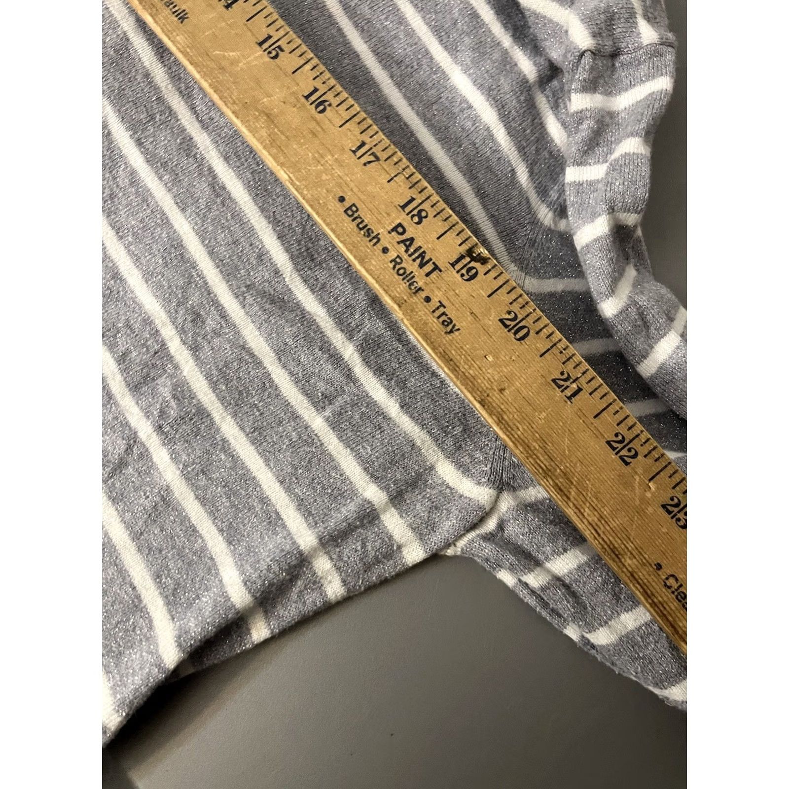 Old Navy Old Navy Womens Pullover Sweater Size XXL Gray White Striped LS V-Neck Size XXL / US 16-18 / IT 52-54 - 5 Thumbnail