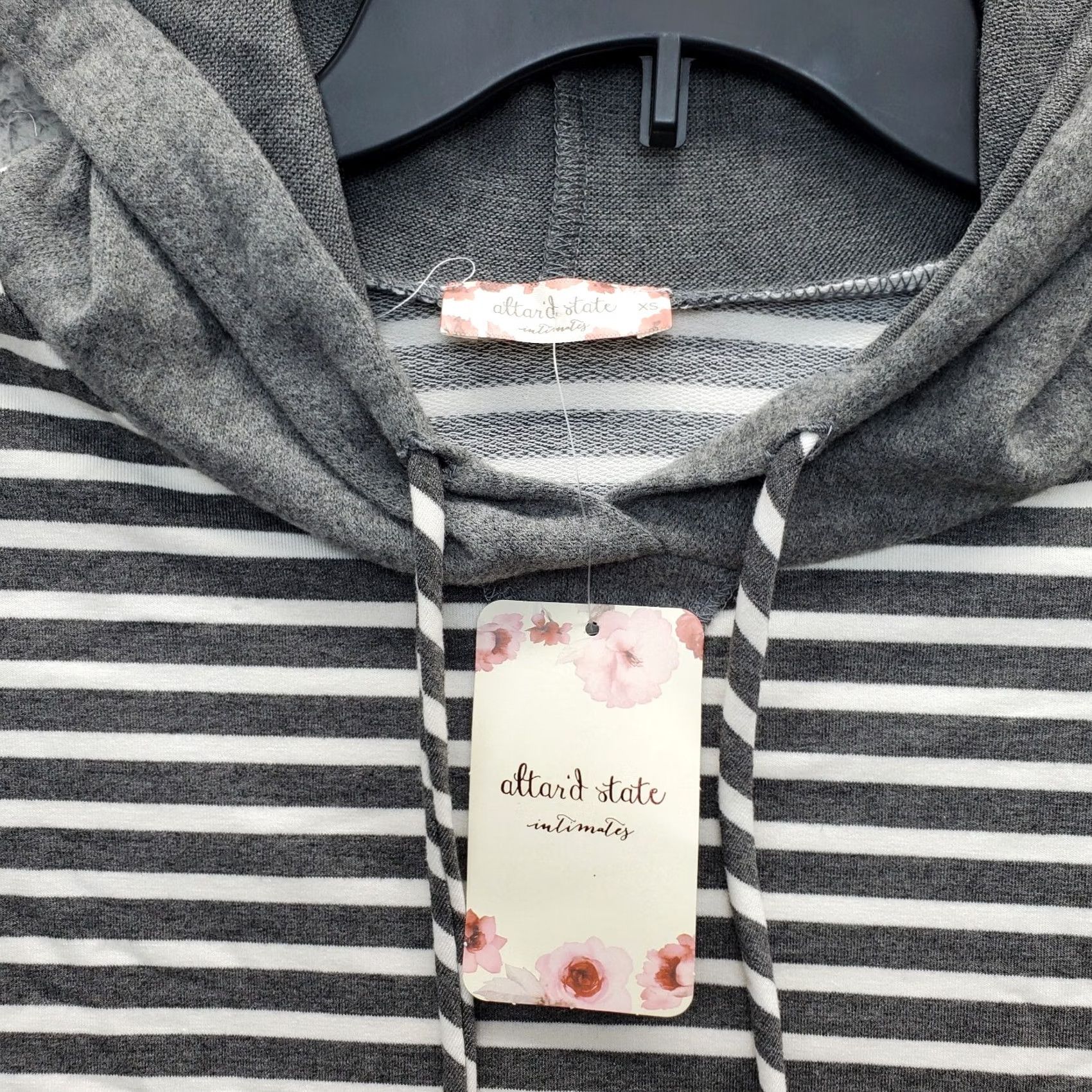Vintage Altar'd State Women XS Multi Stripe Hooded Crop Hoodie Pullover Long Sleeve Size XS / US 0-2 / IT 36-38 - 3 Thumbnail