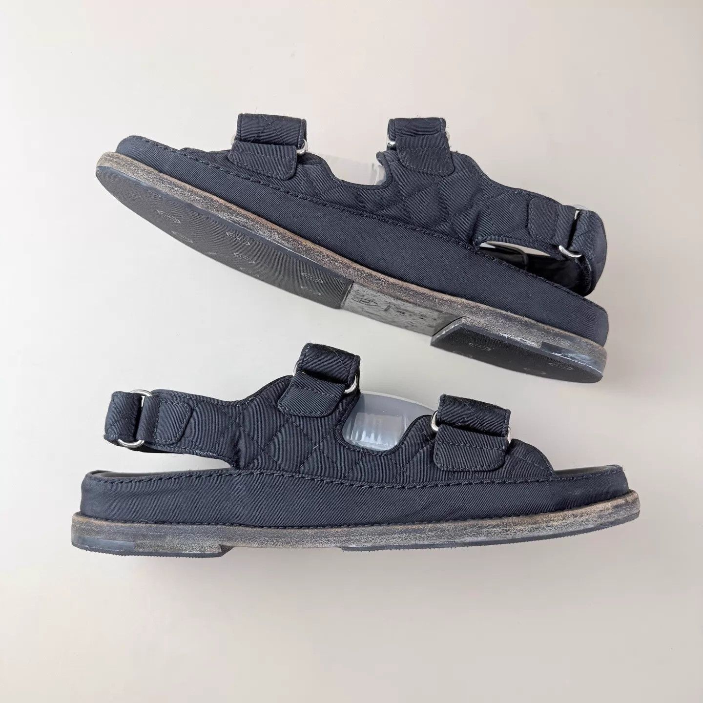 Chanel CHANEL Women's Black Silver Sparkle CC Sandals 38 Size US 7.5 / IT 37.5 - 6 Thumbnail