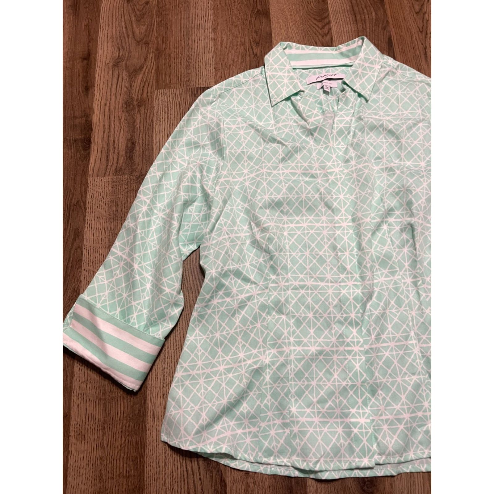 Vintage Foxcroft Shirt Women's 10P Petite Green White Button Up 3/4 Sleeve Casual Modern Womens Size L / US 10 / IT 46 - 3 Thumbnail