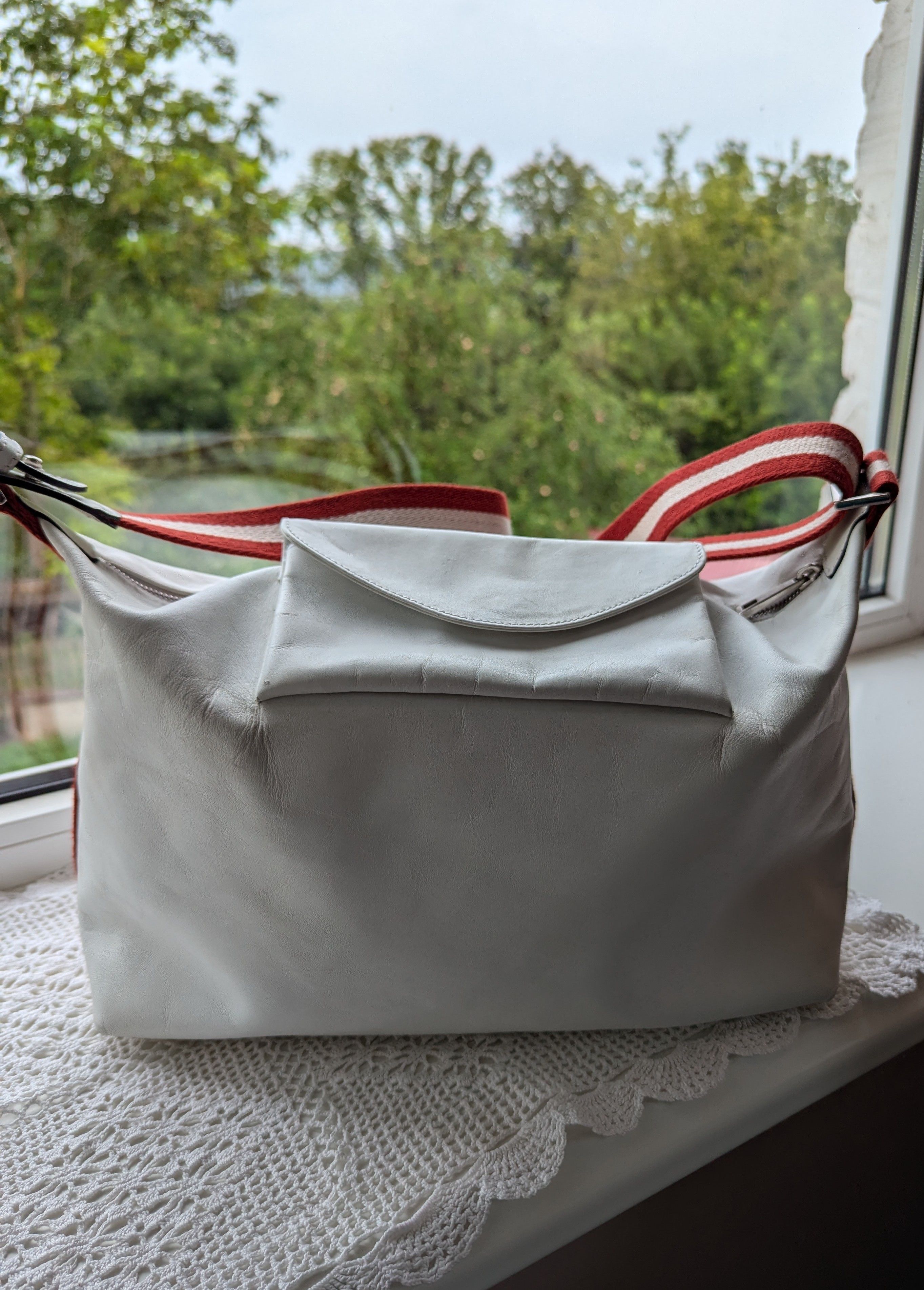 Bally × Vintage Bally White Leather Web Strap 2 Way Bag Shoulder Size ONE SIZE - 1 Thumbnail