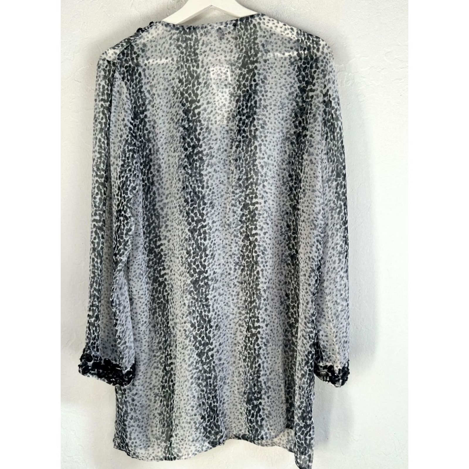 Vintage VINTAGE Adrienne Vittadini Womens Beaded Black White Animal Print Tunic Top Large New Size L / US 10 / IT 46 - 3 Thumbnail