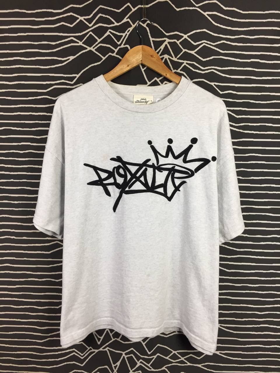 Japanese Brand Attitude Makes Style Graffiti Royalty Crown Boxy Fit Tee Size US XL / EU 56 / 4 - 1 Thumbnail