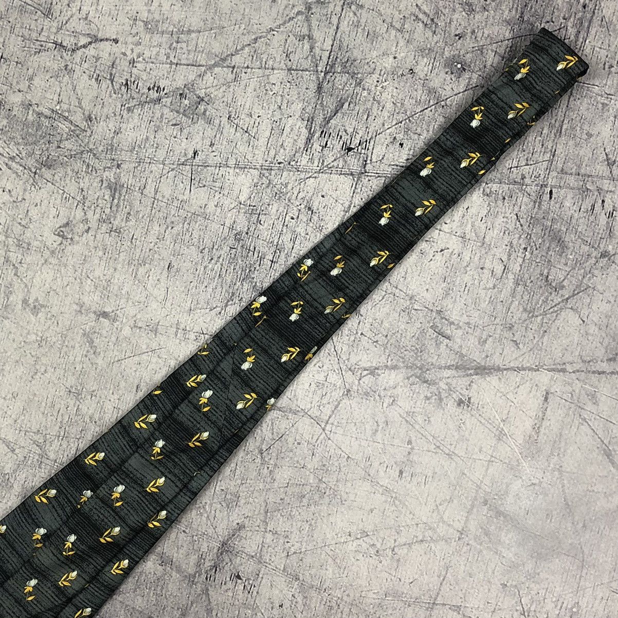 Yves Saint Laurent Yves Saint Laurent Floral Flowers Silk Tie Size ONE SIZE - 6 Thumbnail