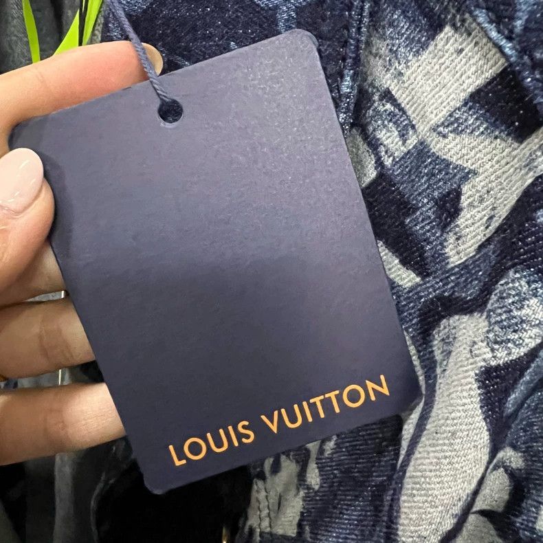 Louis Vuitton Louis Vuitton Tie-dyed presbyopic full print denim jacket Size US M / EU 48-50 / 2 - 7 Thumbnail
