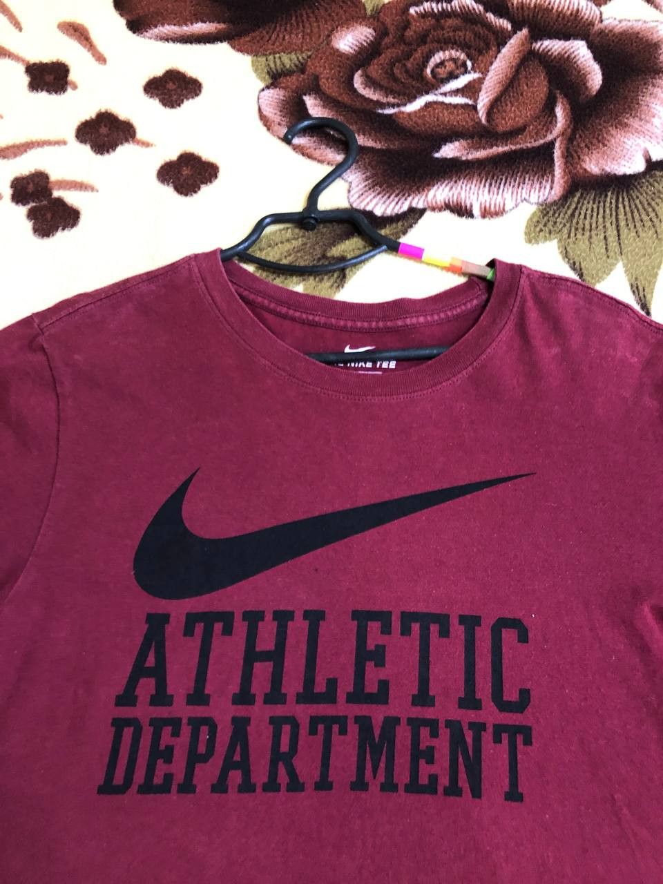 Nike Nike Shirt Men Center Swoosh Athletic Department Logo Size US S / EU 44-46 / 1 - 10 Thumbnail