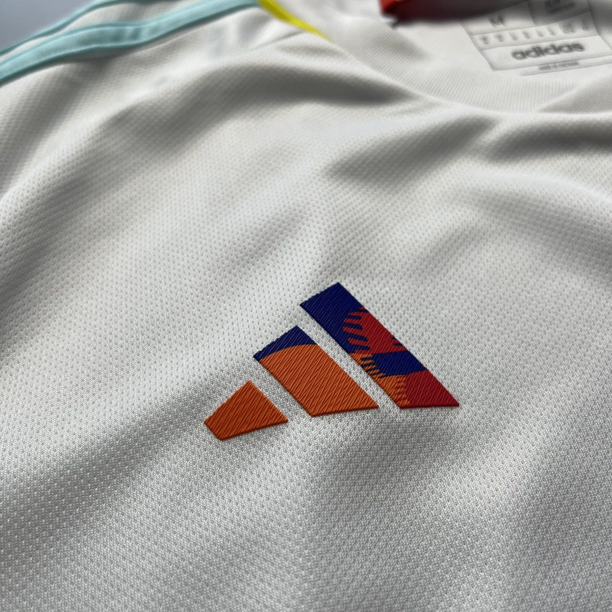 Adidas BELGIUM ADIDAS 2022 WORLD CUP FOOTBALL AWAY JERSEY #9 LUKAKU Size US M / EU 48-50 / 2 - 8 Thumbnail