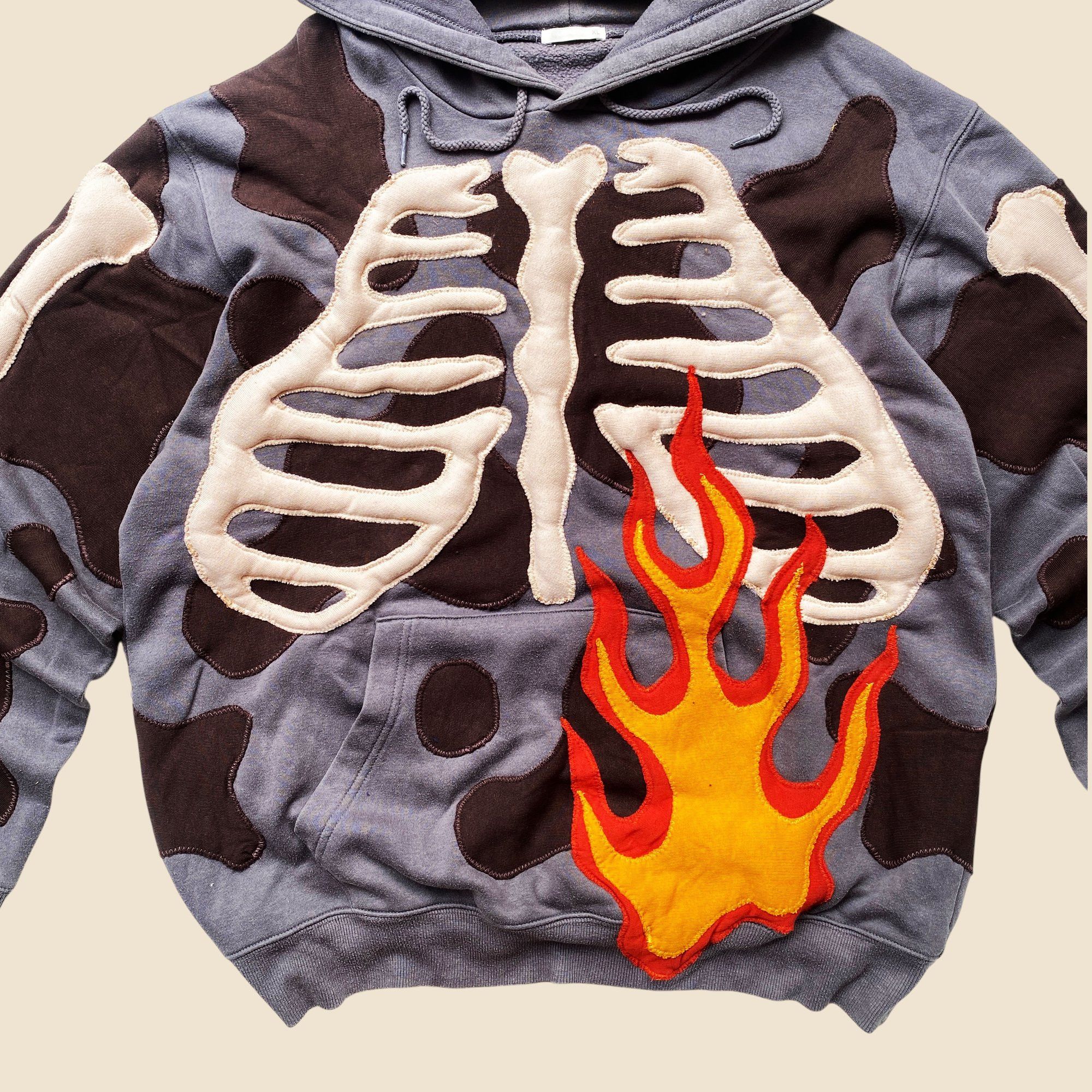 Handmade × Japanese Brand 1 OF 1 REWORKED 3D SKELETON WITH FLAME HOODIE SIZE LARGE Size US L / EU 52-54 / 3 - 3 Thumbnail