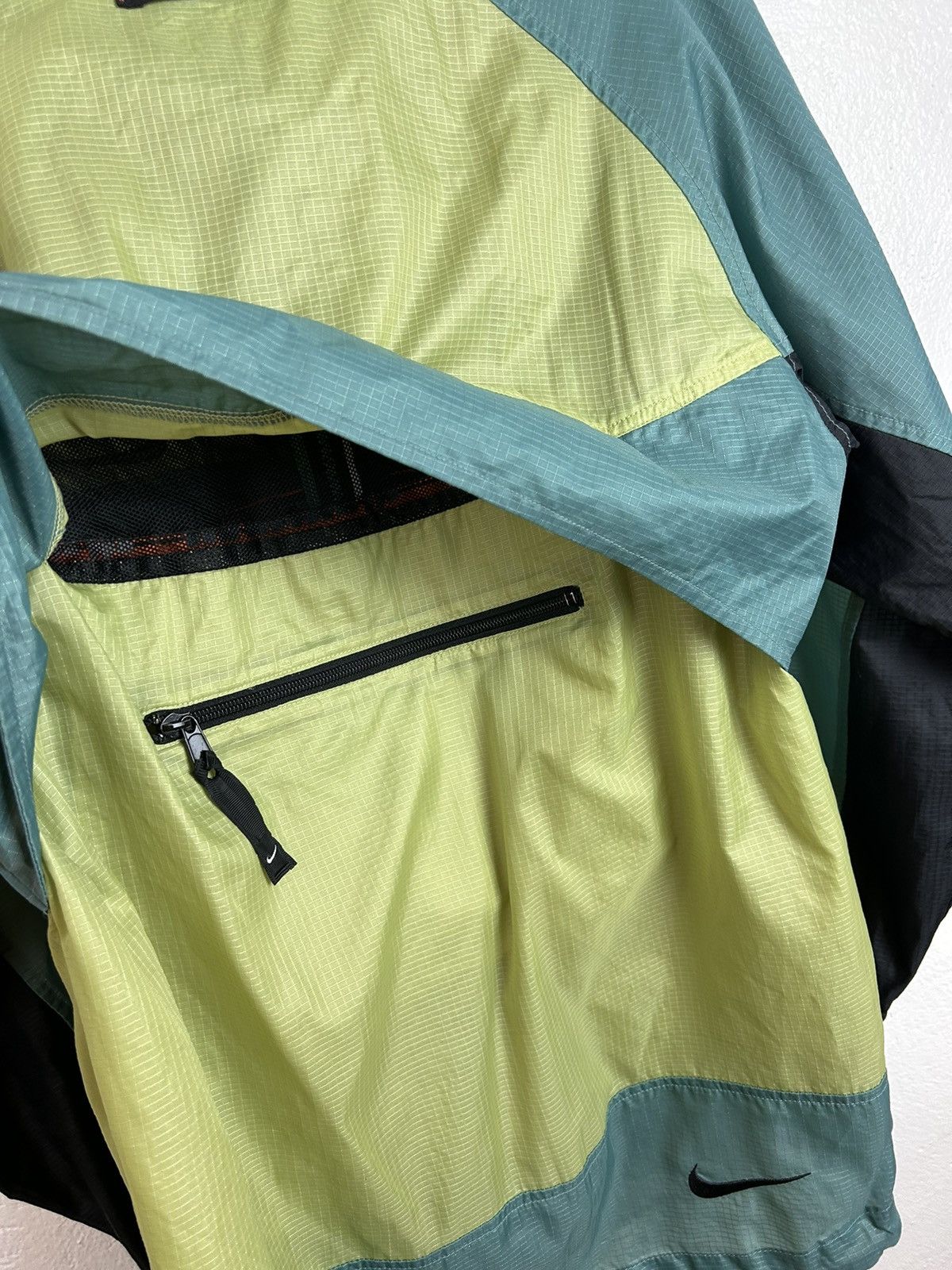 Nike 90s Vintage Nike ACG Packable Windbreaker Jacket In Green Size M / US 6-8 / IT 42-44 - 14 Thumbnail