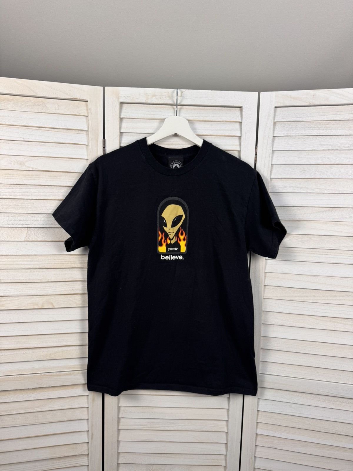 Thrasher Men’s Black Thrasher x Alien Workshop "Believe". Size US M / EU 48-50 / 2 - 2 Thumbnail