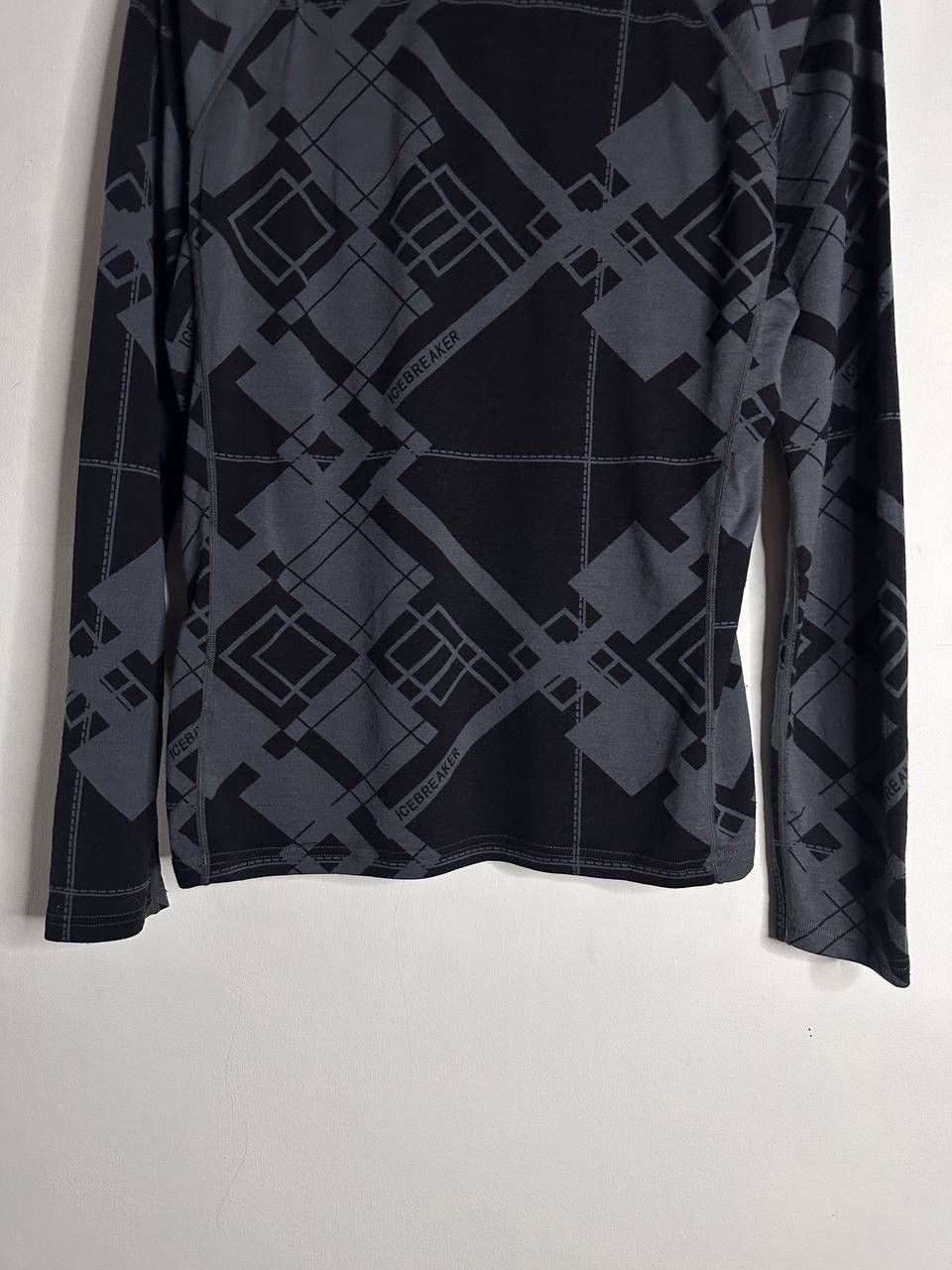 Icebreaker Icebreaker Merino Wool Base Layer Top Men’s S Long Sleeve Size US S / EU 44-46 / 1 - 9 Thumbnail