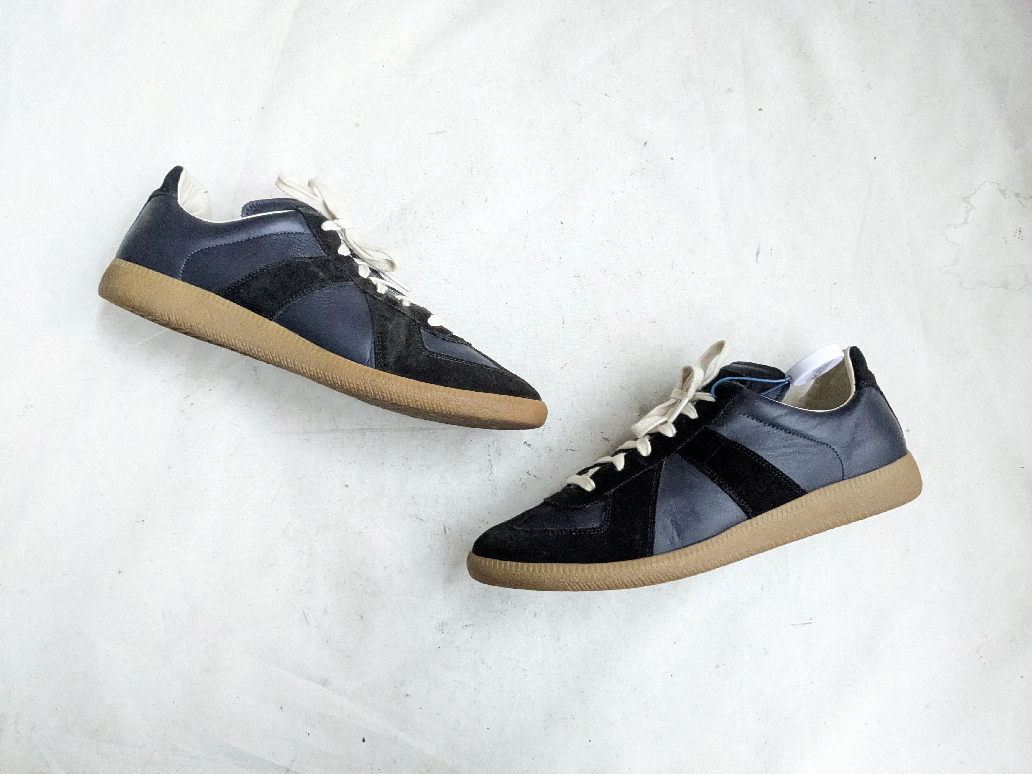 Maison Margiela Maison Margiela Replica GAT Navy Blue 10 43 Low Tops Gum Size US 10 / EU 43 - 1 Thumbnail